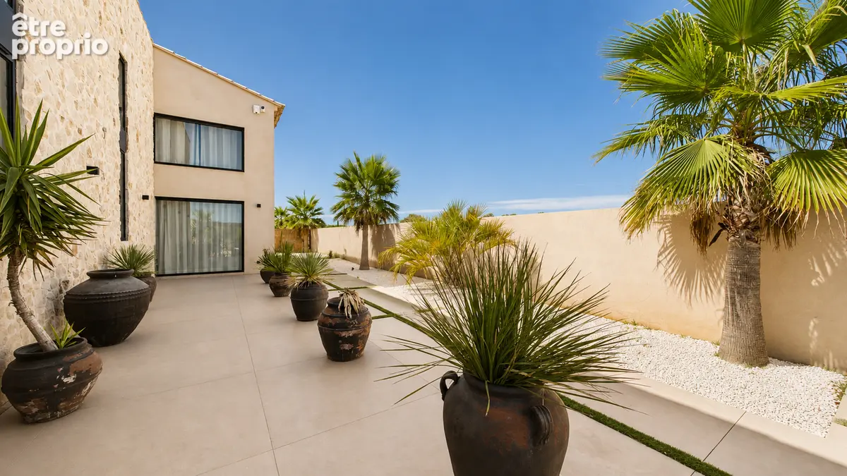 Eygalières , domaine privé avec deux villas, deux piscines, padel et vue sur les Alpilles - photo 10