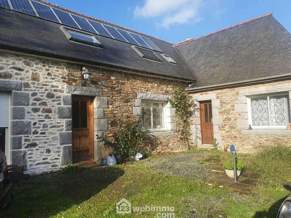 Façade de la maison - Maison à PLOUEC-DU-TRIEUX