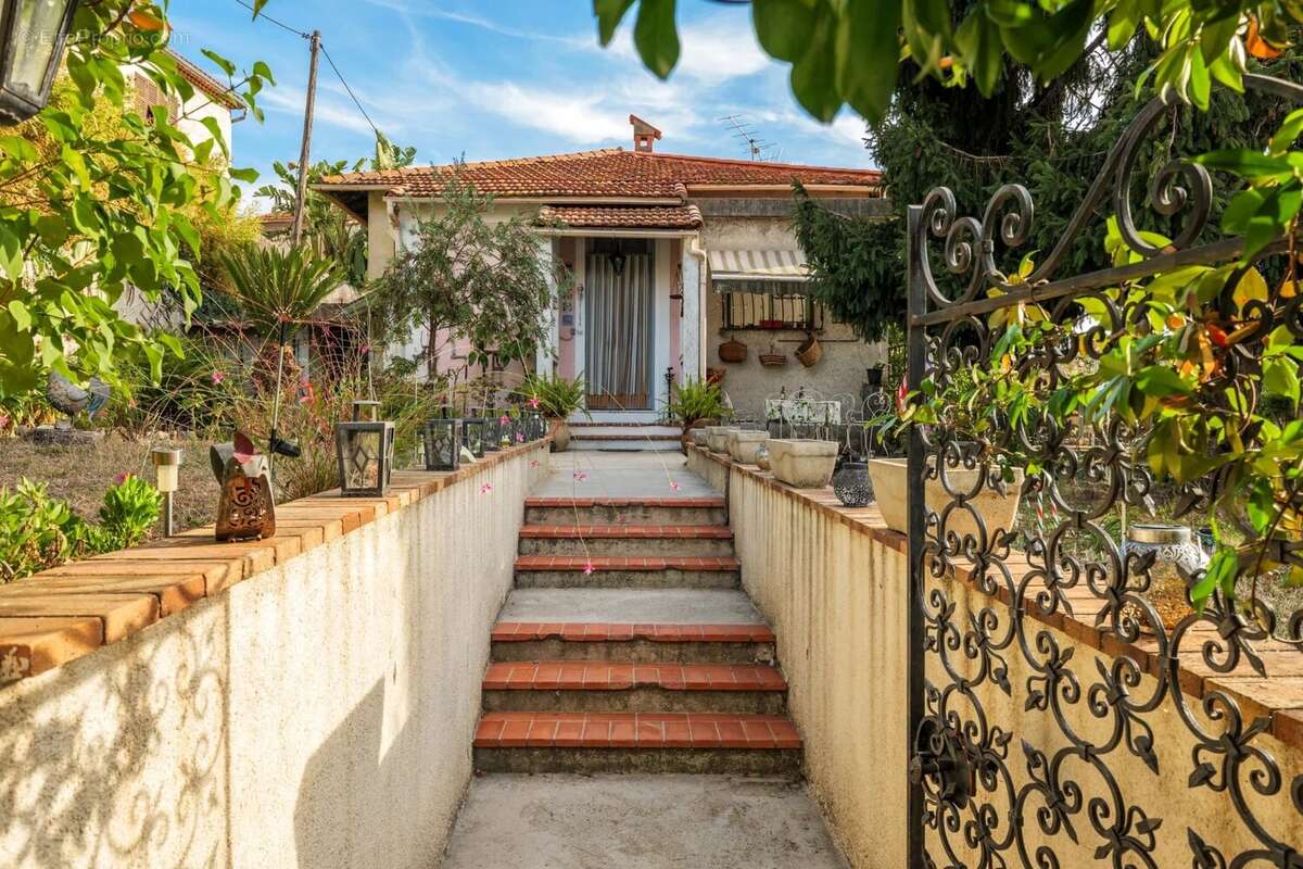 Maison à CAGNES-SUR-MER