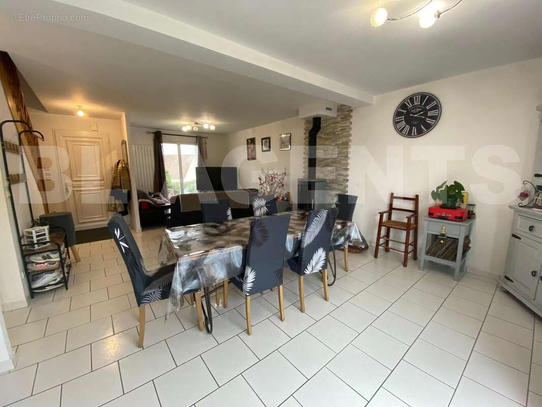 WhatsApp Image 2025-12-05 à 09 - Maison à BONNETABLE