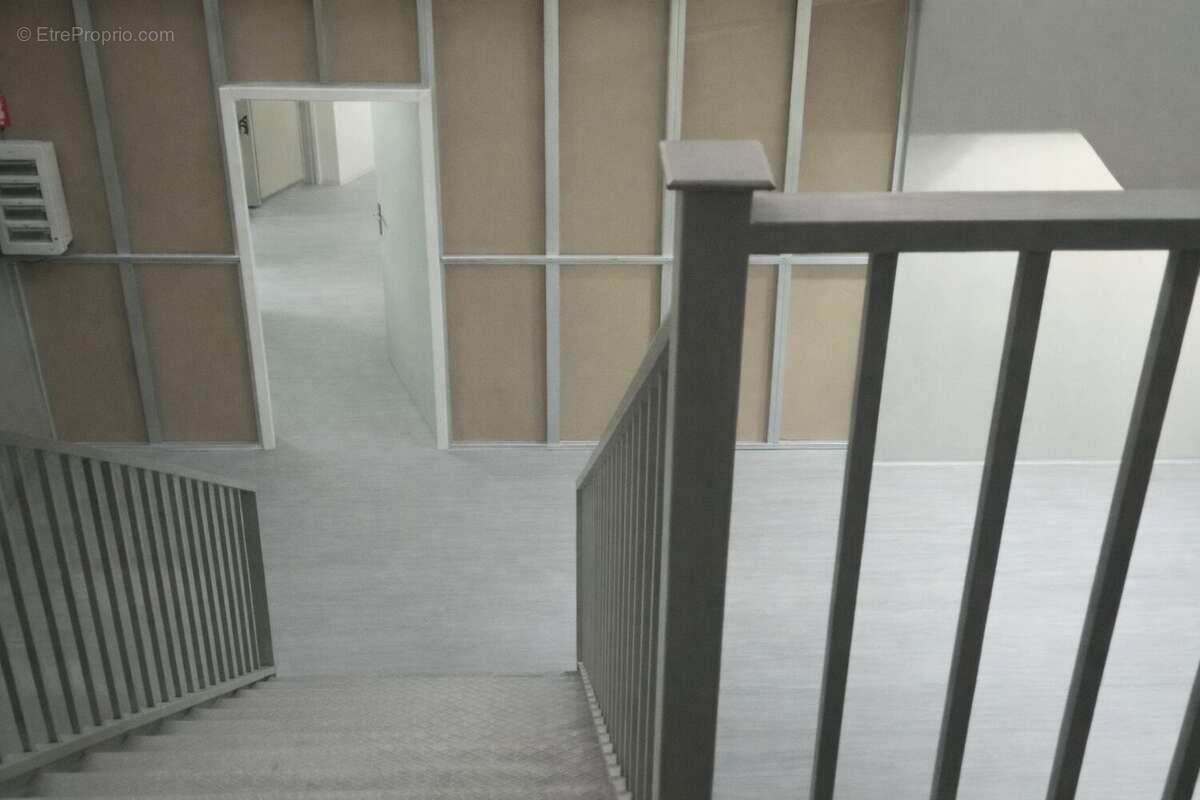 escalier central - Appartement à DOUAI