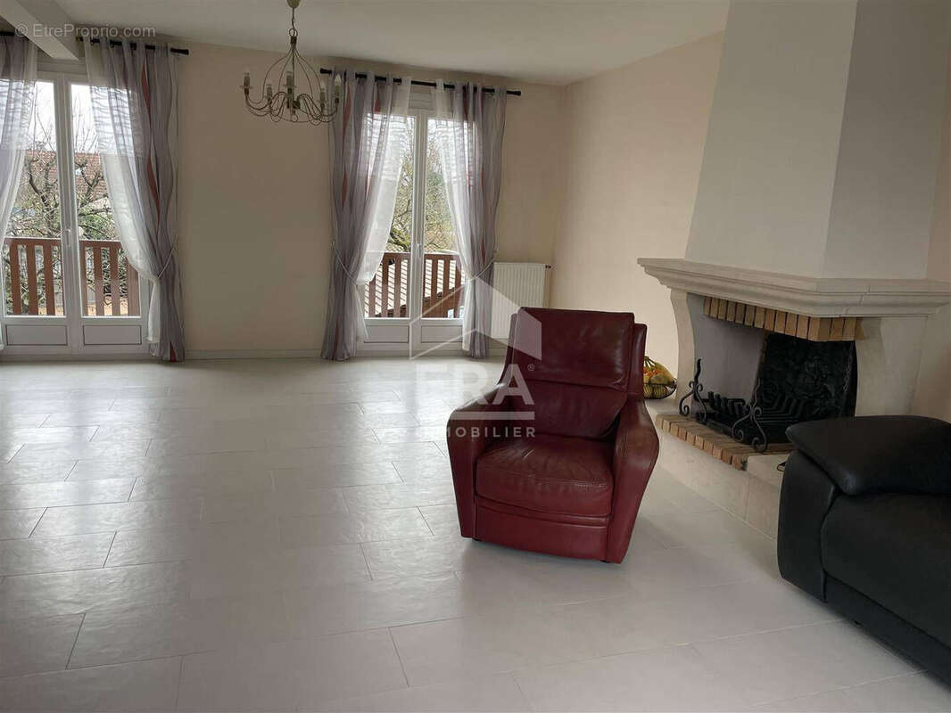 Maison à PONTAULT-COMBAULT