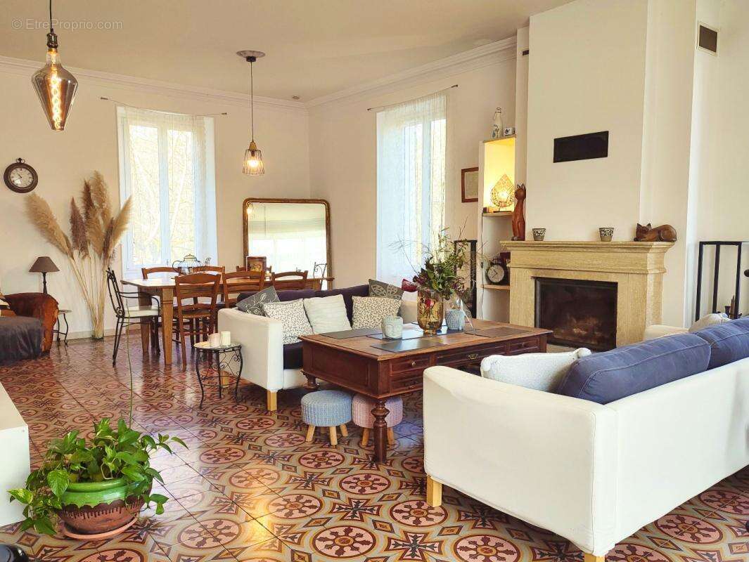 Maison à MOLIERES-SUR-CEZE