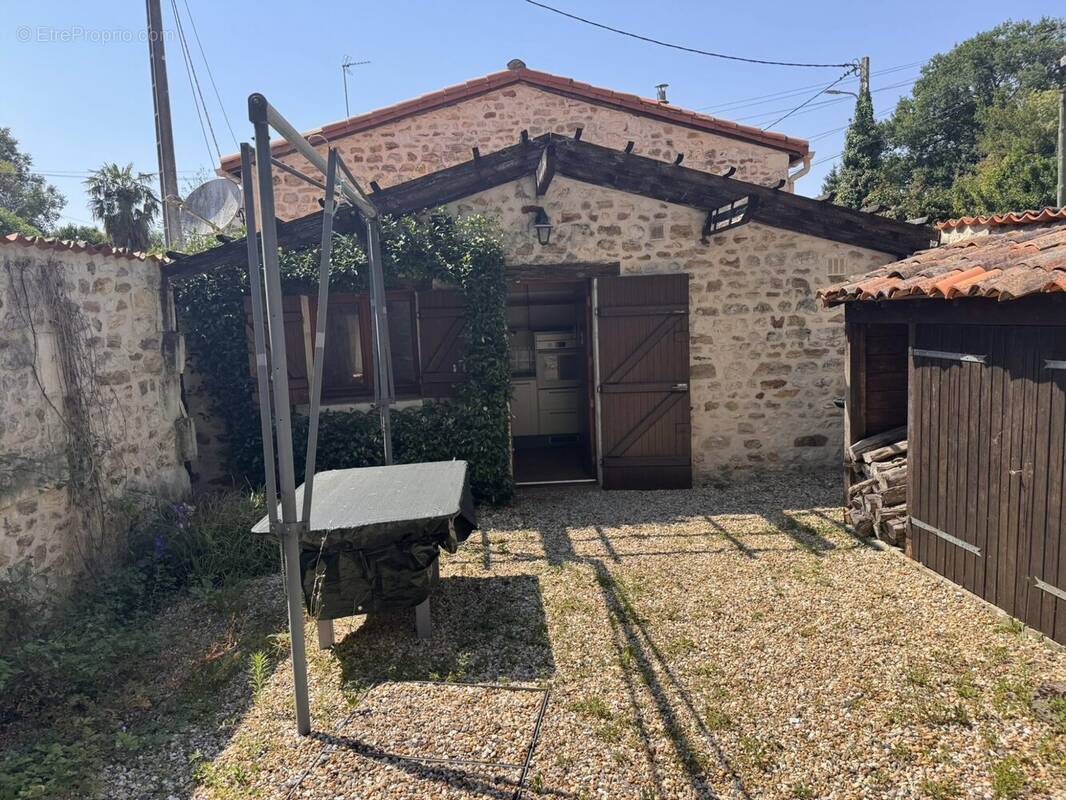 Maison à VARZAY