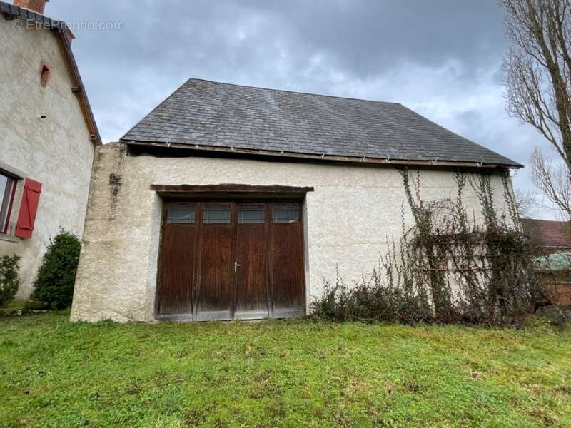 Maison à BETETE