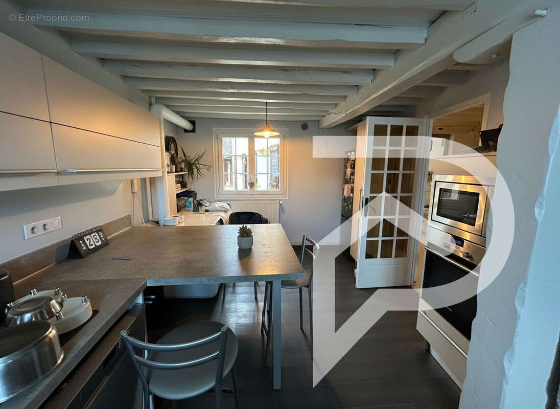 Maison à ESTREES-SAINT-DENIS