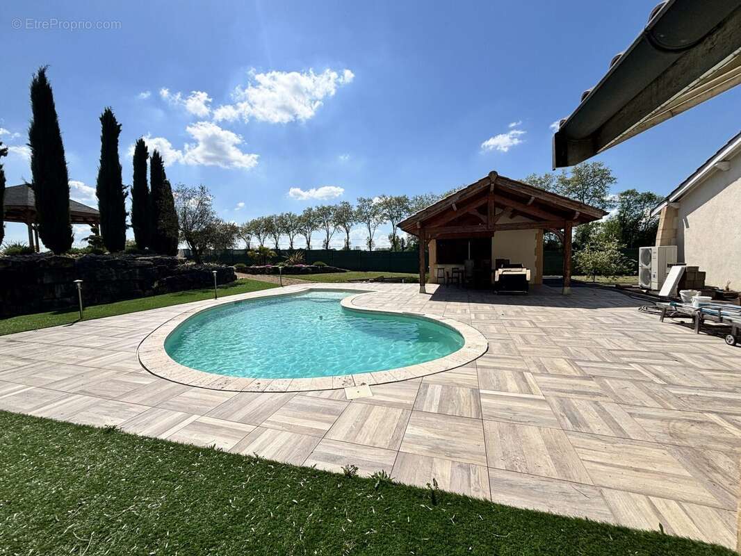 Maison à SAINT-TRIVIER-SUR-MOIGNANS