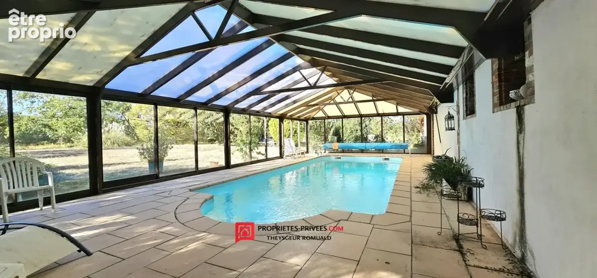 Magnifique longère de 315 M² avec piscine couverte, tennis et étang sur 1,4 hectare - photo 13