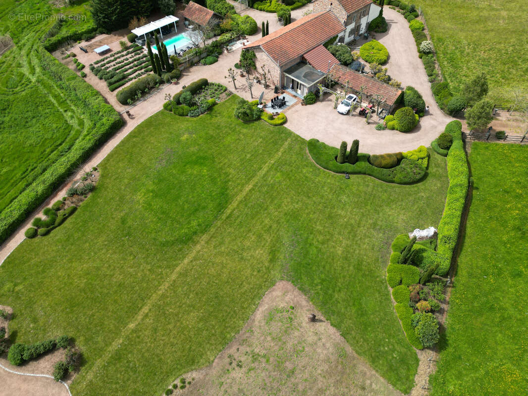 Maison à MONTAIGUET-EN-FOREZ