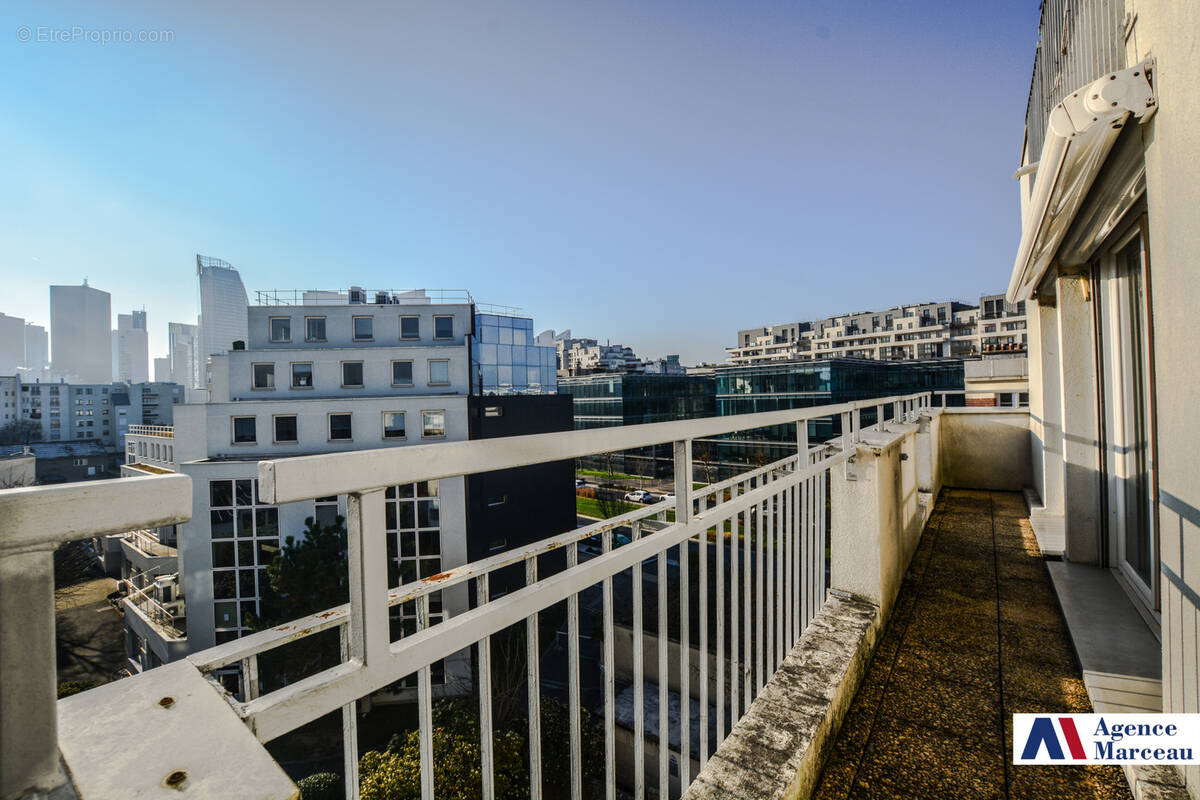 Appartement à COURBEVOIE