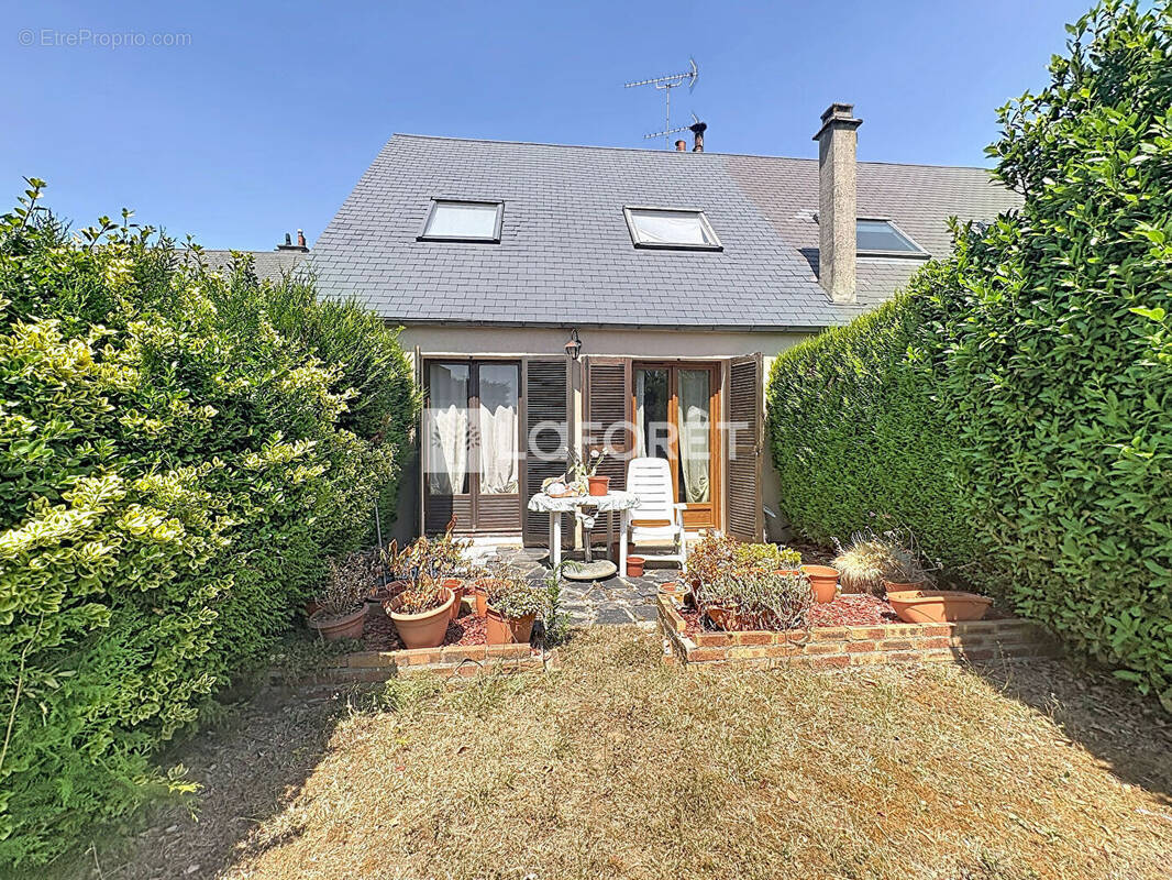 Maison à MOISSY-CRAMAYEL