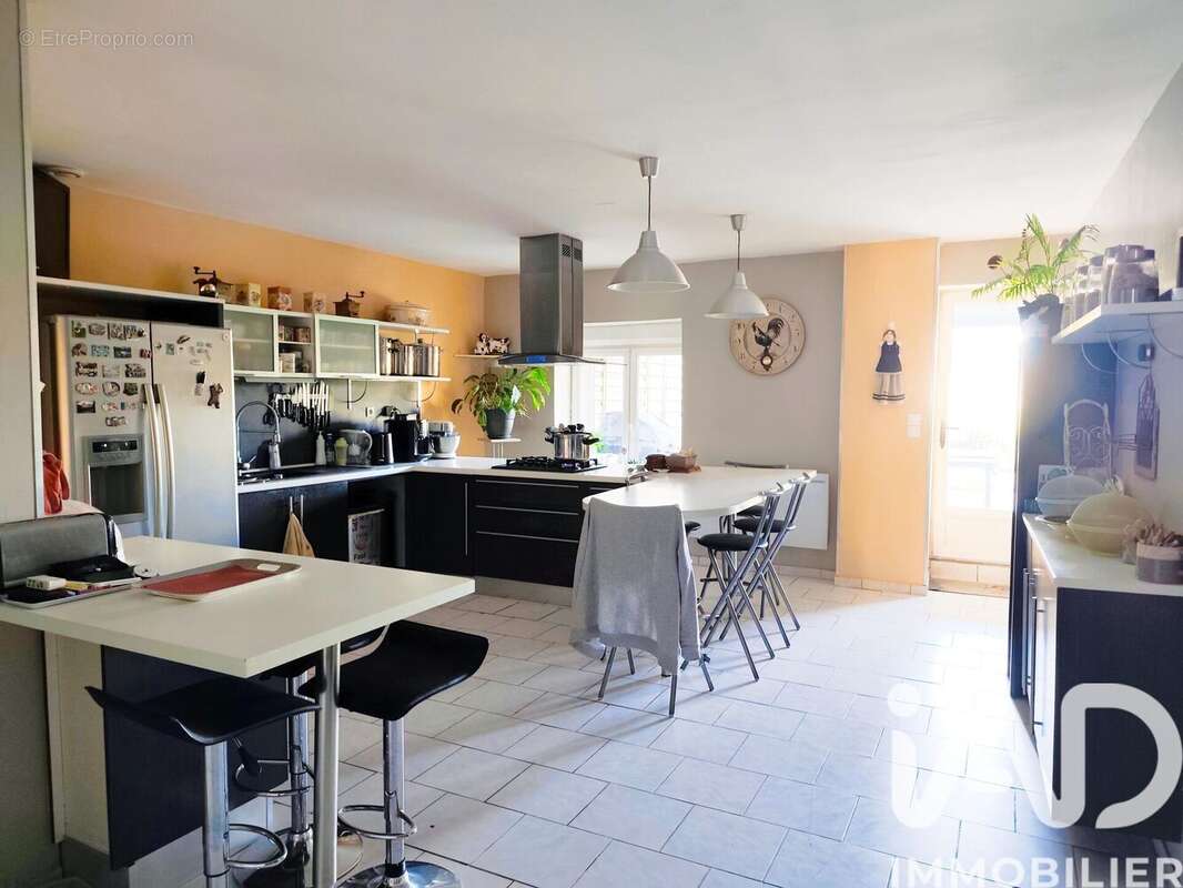 Maison 230 m² à Puttigny  - photo 4