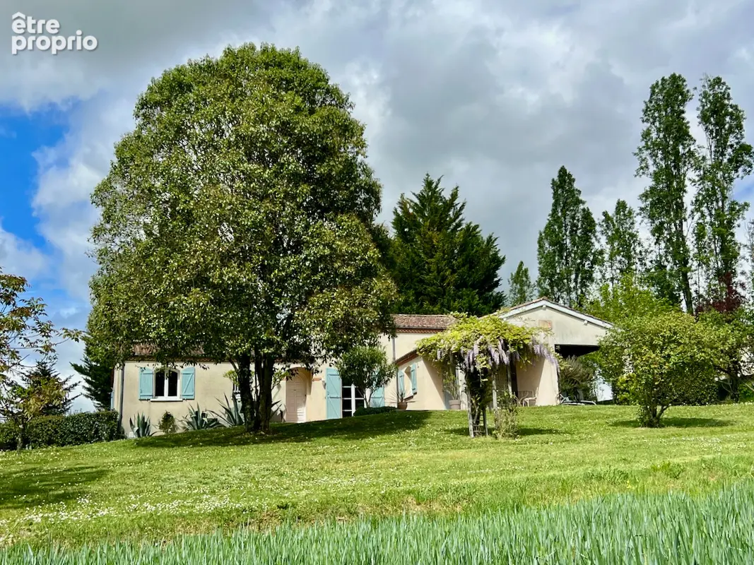 Maison provençale 121 m² avec vue exceptionnelle, secteur PUJOLS (47) Située dans un environnement campagne privilégié sur le se - photo 3