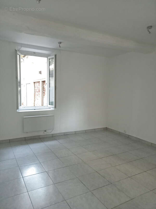 À acheter à Toulon (83) : appartement T1 loué - photo 4