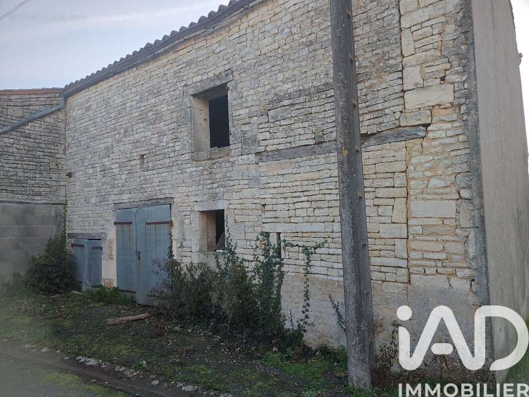 Maison 190 m² à Saleignes  - photo 5