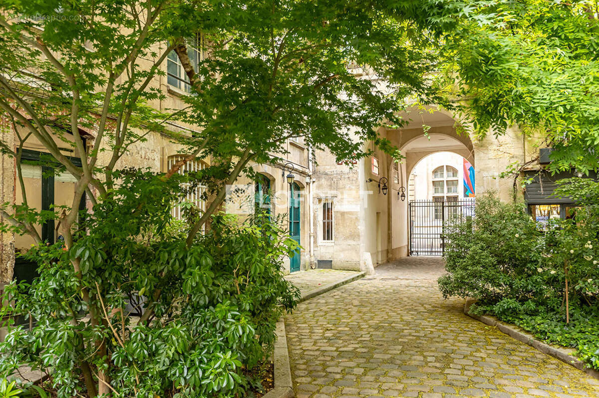Appartement à PARIS-3E