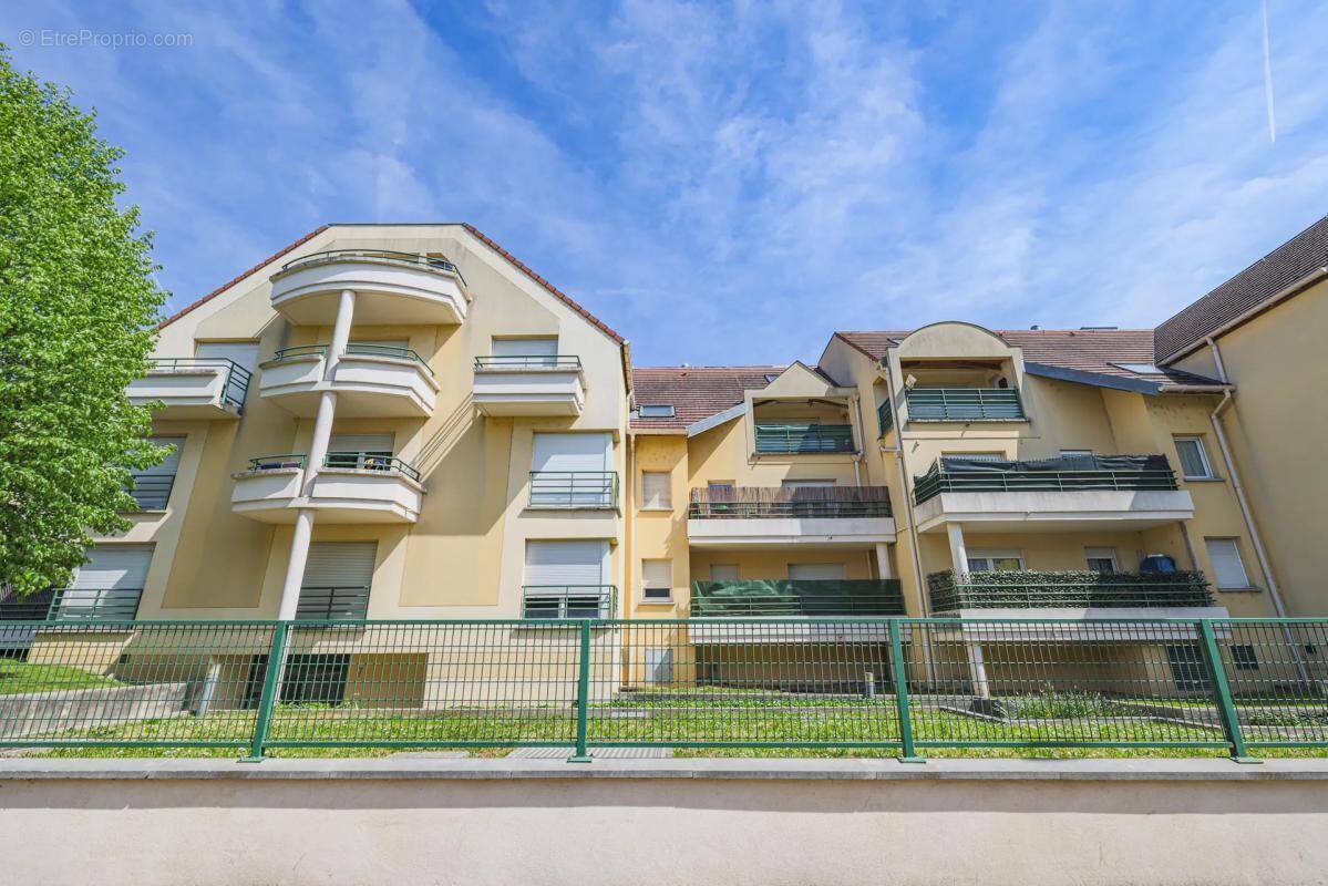 Appartement à CORBEIL-ESSONNES