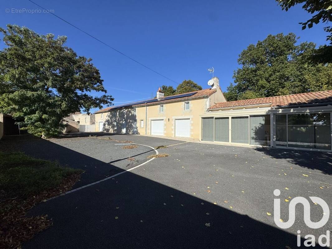 Photo 1 - Maison à MARIGNY-BRIZAY