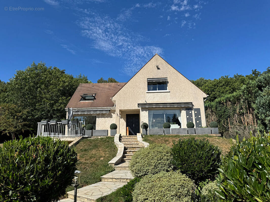 Maison à LES MESNULS