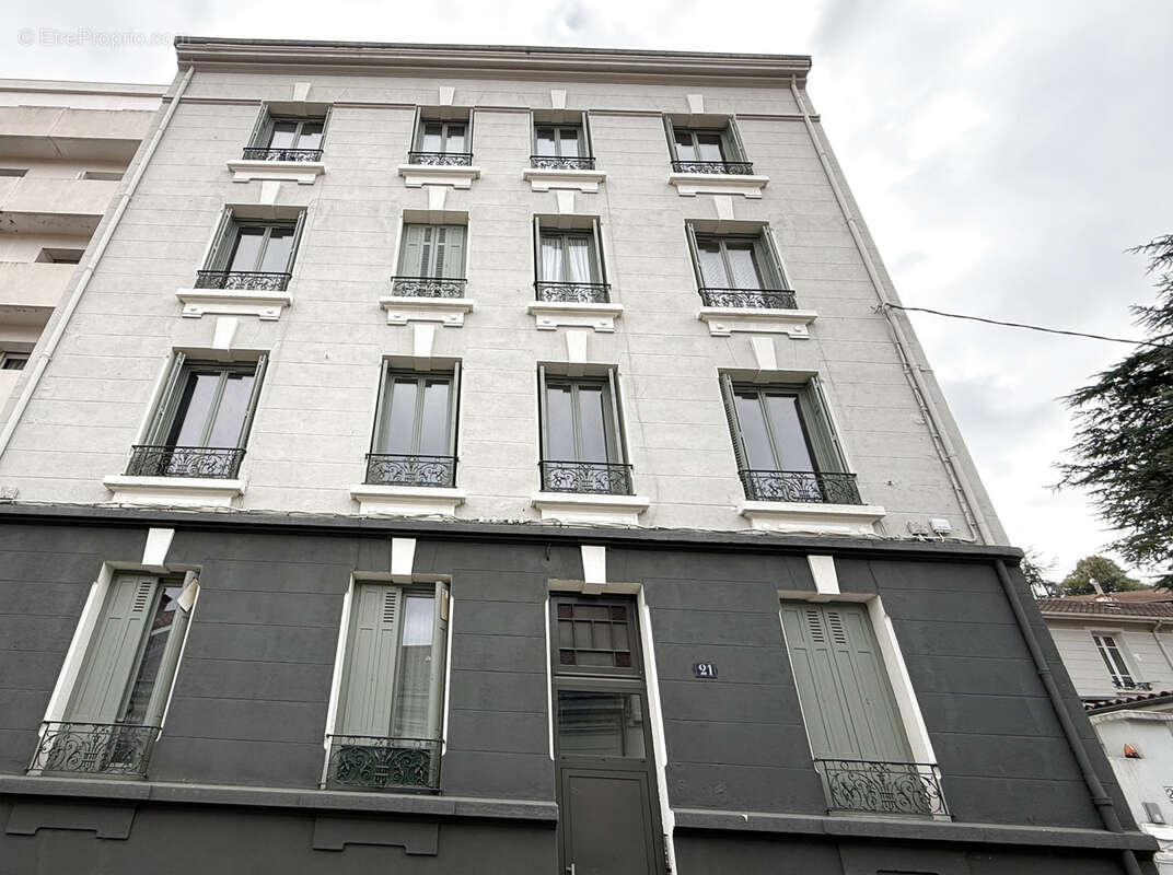 Autre à SAINT-ETIENNE