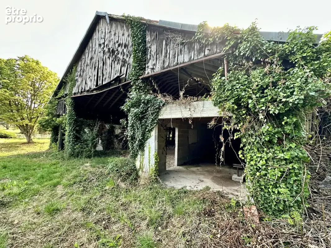 Grande propriété au calme avec hangar et écurie à rénover - photo 26
