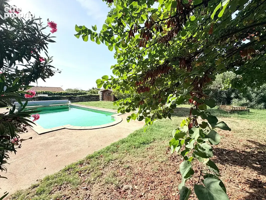 Maison Ouveillan T5 de  175 m2 avec piscine - photo 14