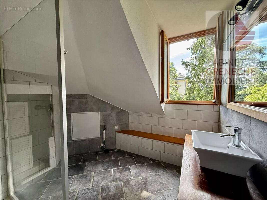 Appartement à EVIAN-LES-BAINS