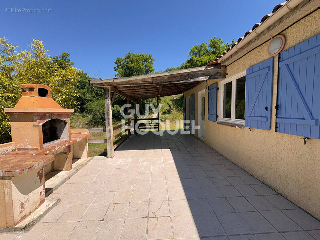 Maison à LAROQUE-DES-ARCS