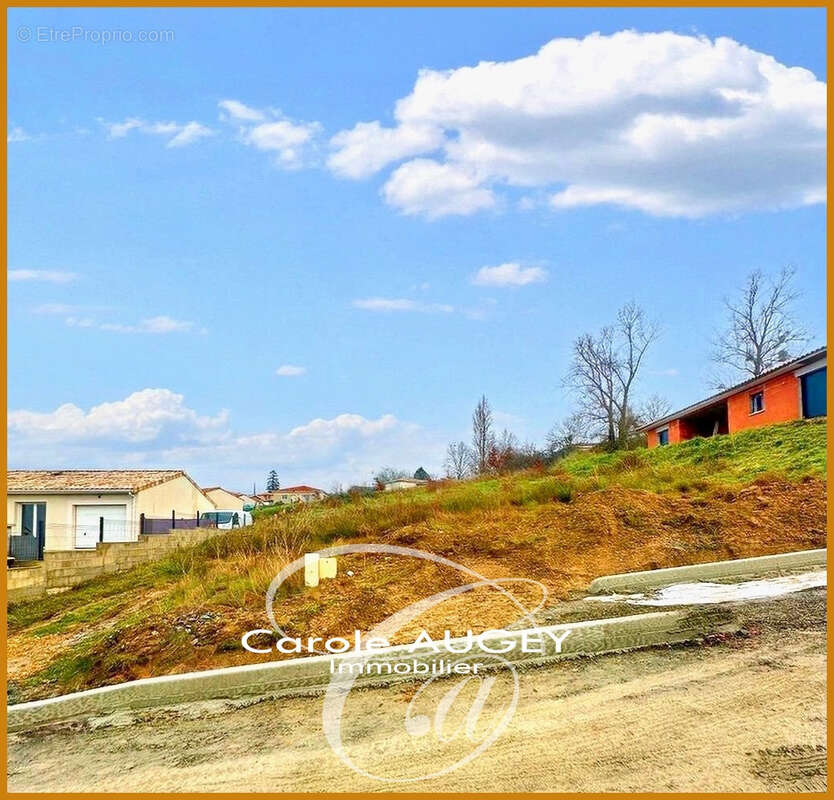 Terrain à LE PIAN-SUR-GARONNE