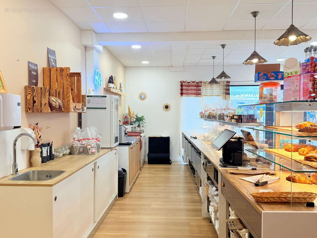 Commerce à BOURG-SAINT-ANDEOL