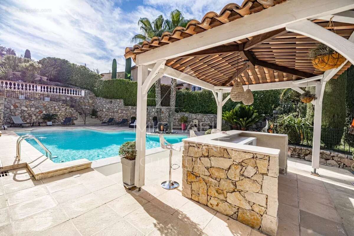 Maison à MANDELIEU-LA-NAPOULE