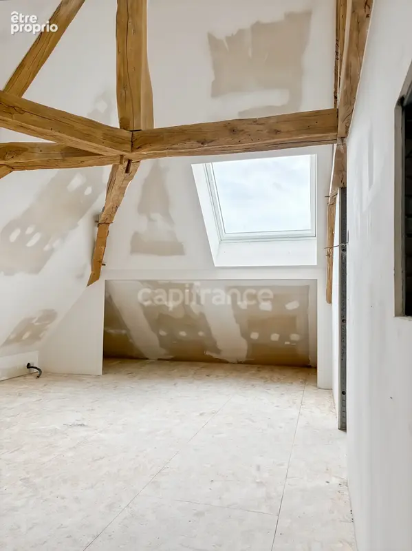 Maison de caractere, toiture recente, dependances et projet pret a realiser - photo 14