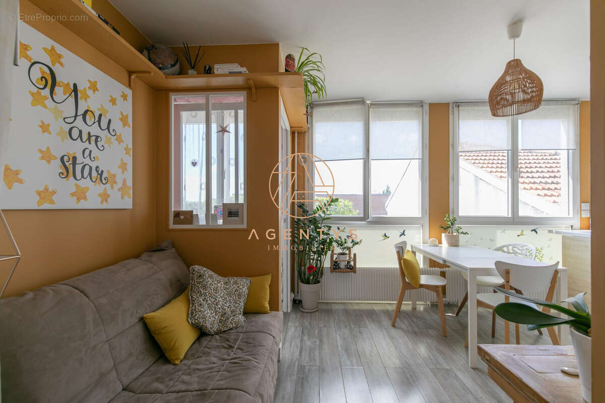 Appartement à SAINT-MAUR-DES-FOSSES