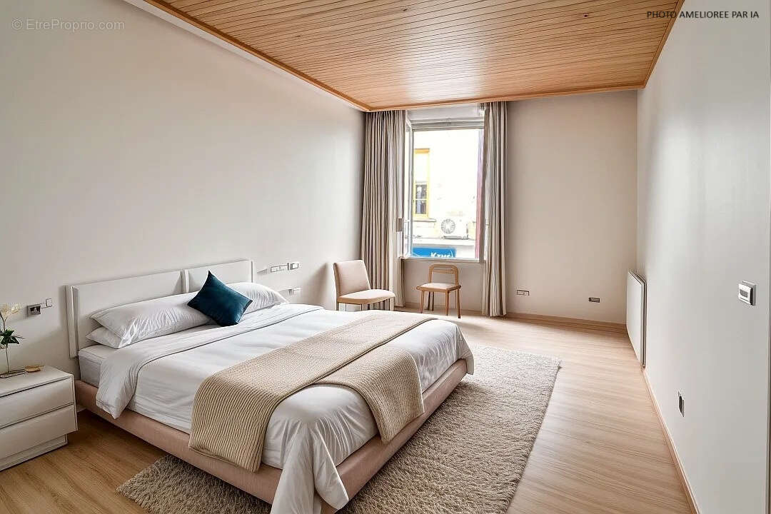 Appartement à BAGNOLS-SUR-CEZE