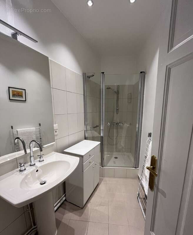 Appartement 71 m² à Vichy  - photo 4