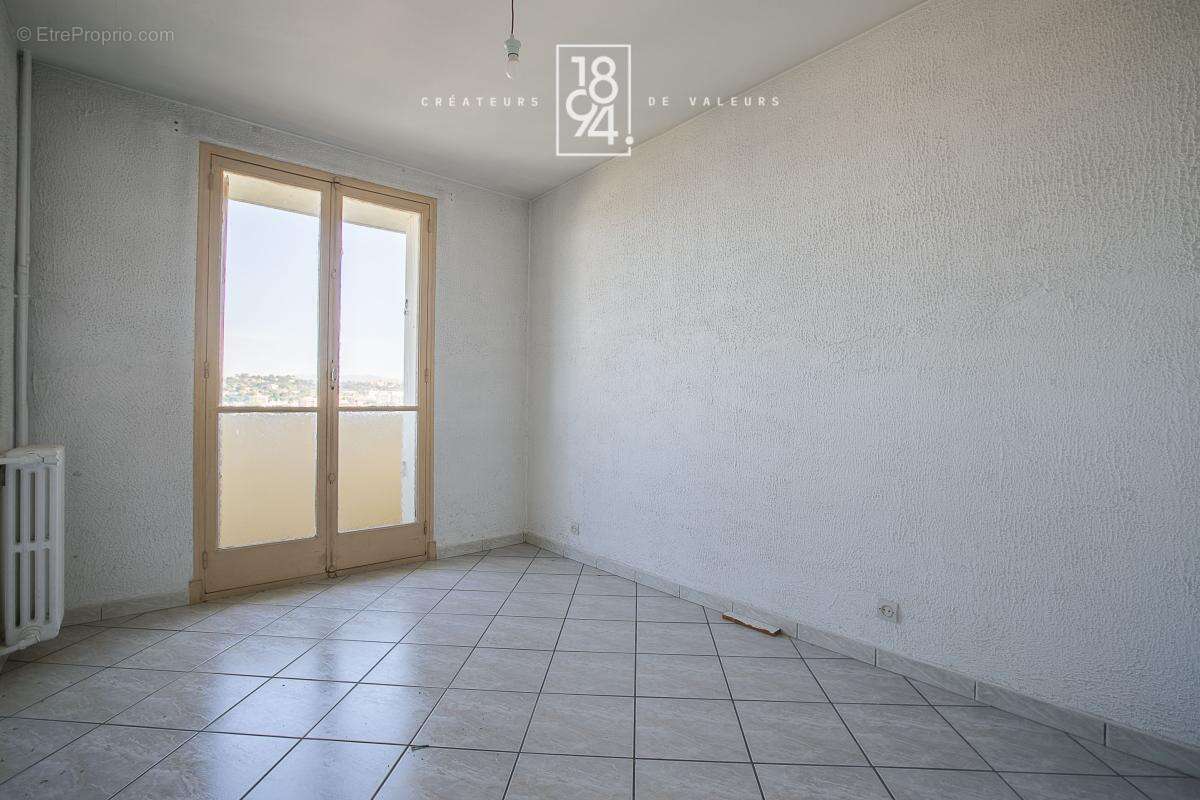 Appartement à MARSEILLE-11E