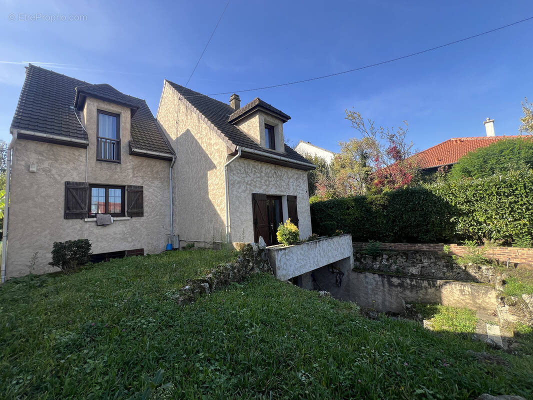 Maison à SARTROUVILLE