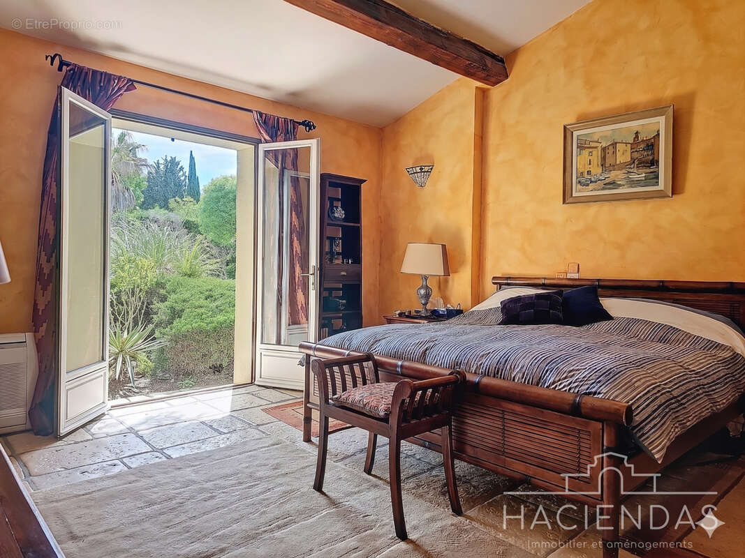 Maison à VENTABREN