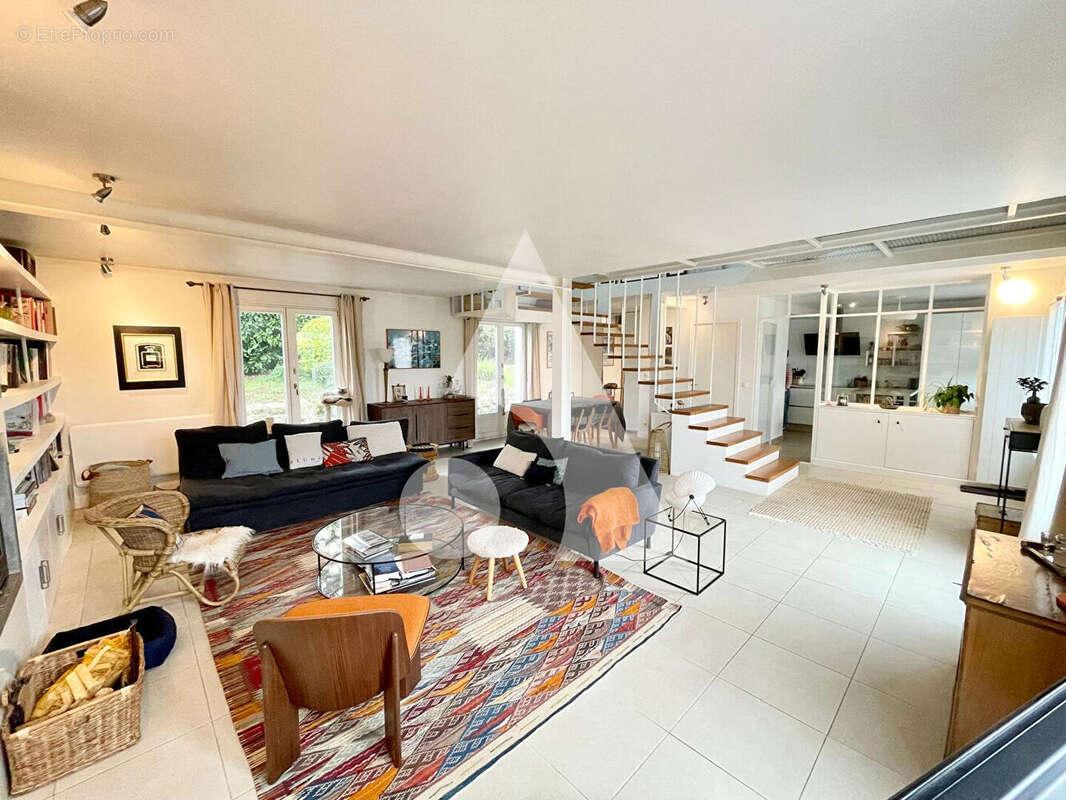 Maison à LA FRETTE-SUR-SEINE