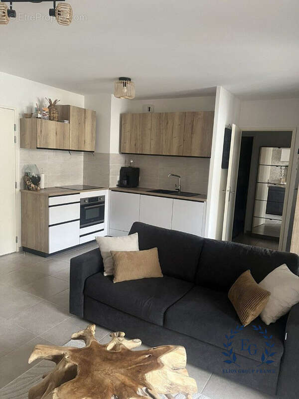 Appartement à ROUGIERS
