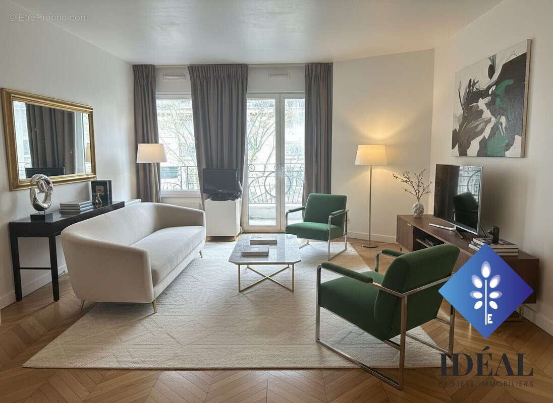 Appartement à PARIS-16E