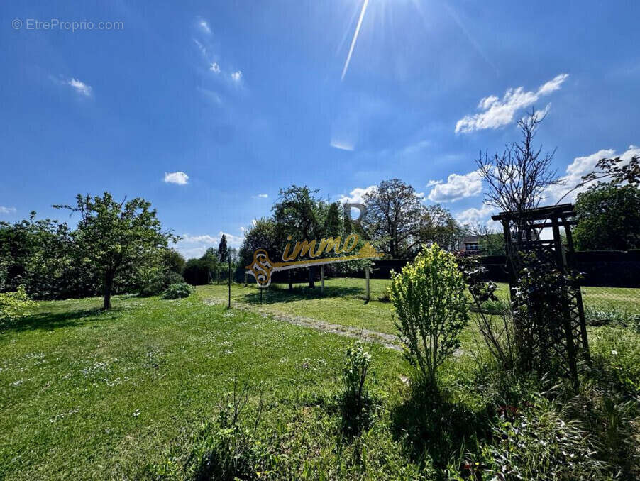 Maison à MEZIDON-CANON