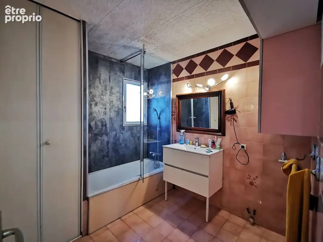 MIRAMAS - Maison T4 de plain-pied 93 m² avec piscine, dépendance et fort potentiel dans un quartier très recherché - photo 13