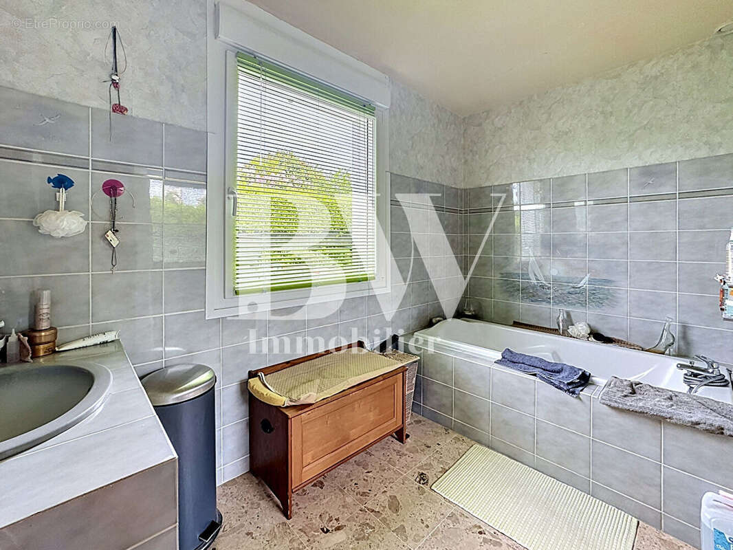 [A VENDRE] SAINT-THONAN - Maison familiale 147 m² - 5 chambres - DPE A - Pompe à chaleur - Toiture récente - En impasse - photo 5