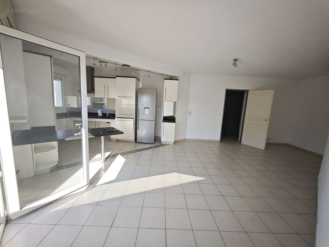 Appartement à MAUGUIO