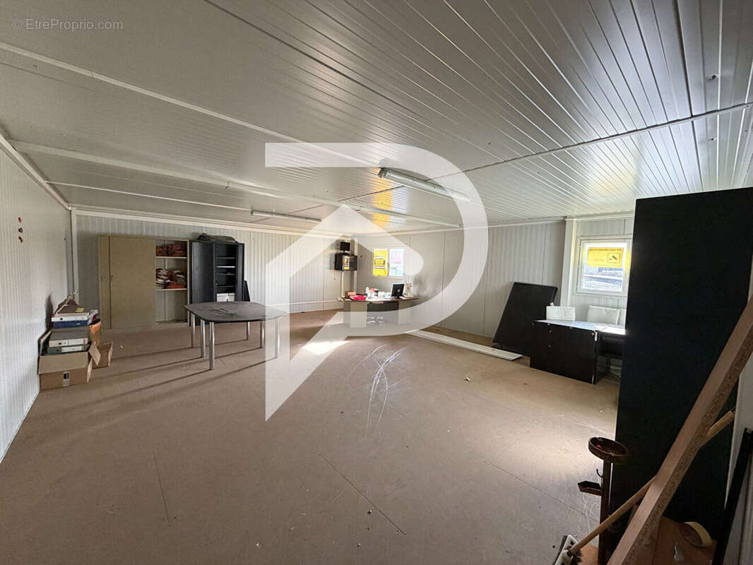 Hangar industriel LACQ 880 m² - photo 9