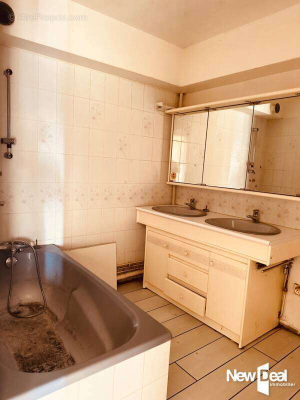Exclusivite appartement de type 5 de 95 m2 a renover - photo 12
