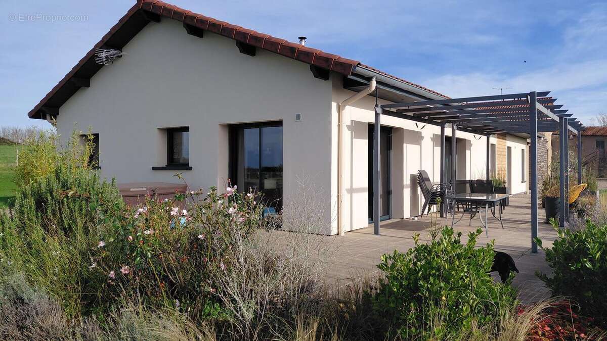 Photo 3 - Maison à CHARLIEU