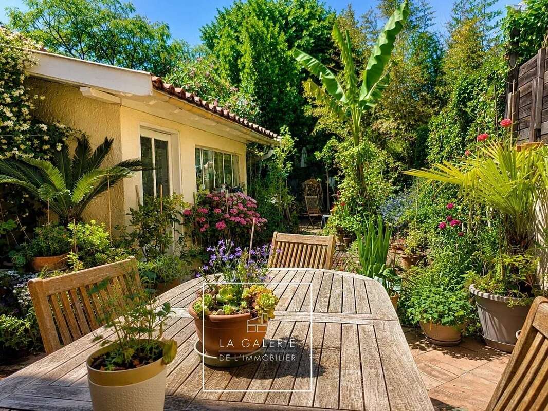 BUSCA - Rue du Gorp - Authentique maison toulousaine en briques foraines avec jardin et double place de parking en sous sol boxa - photo 2