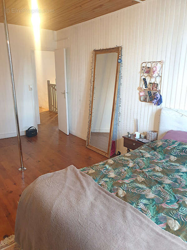 Maison de ville 5 chambres – 132 m² – 6 pièces-Tout à pied à BarbezieuxBARBEZIEUX SAINT HILAIRE (16) - photo 7